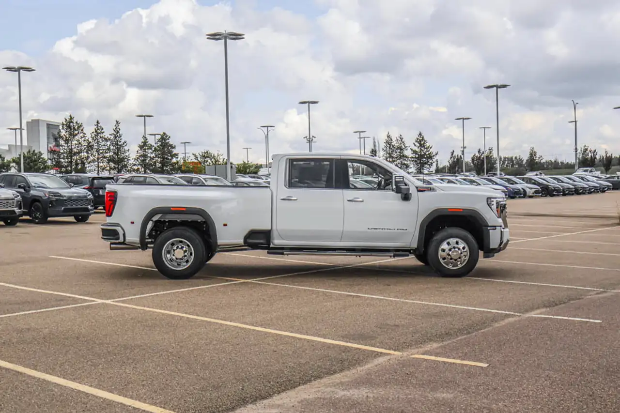 GMC Sierra 3500HD снимка GMC Sierra 3500HD