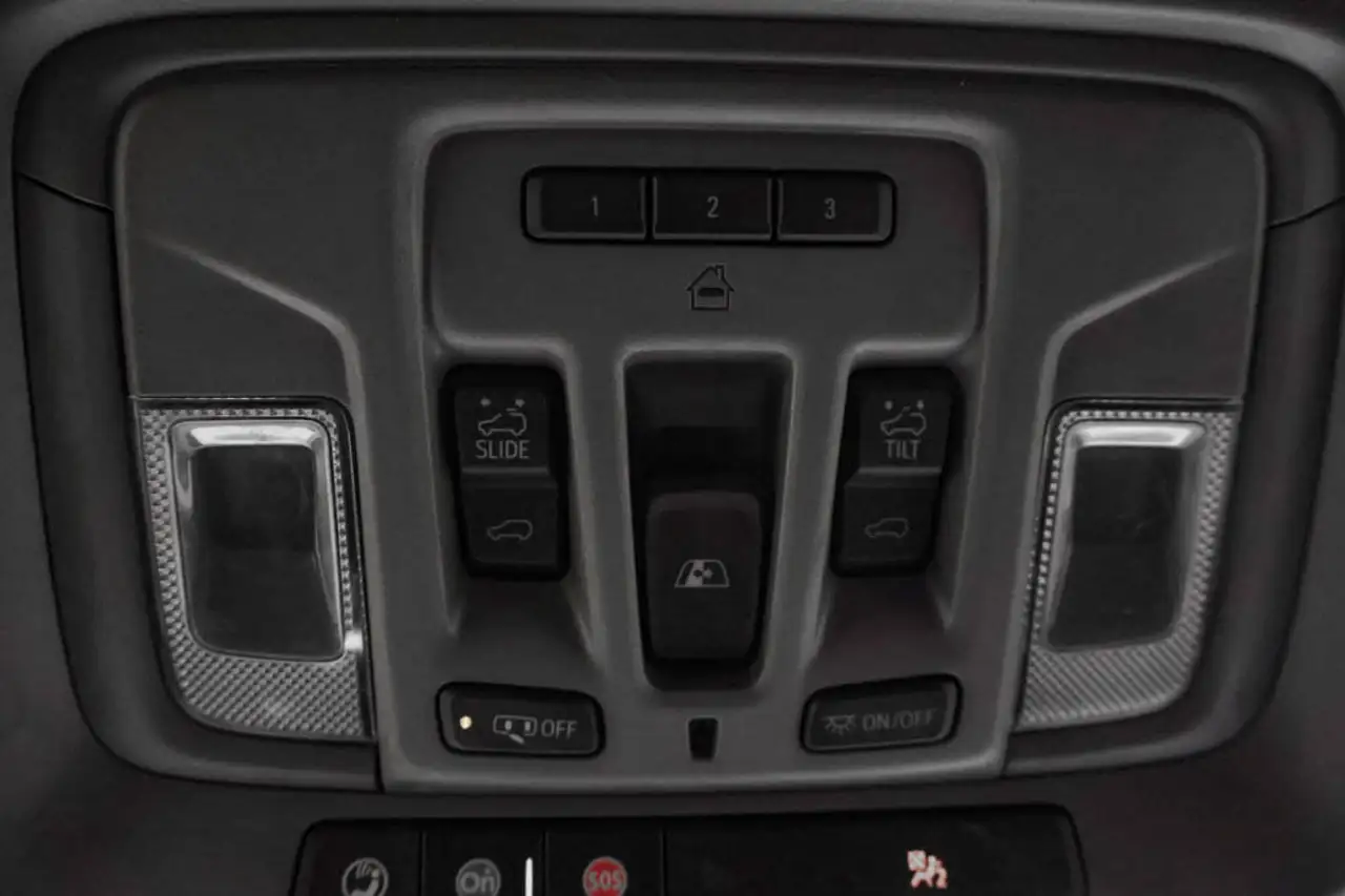 GMC Sierra 3500HD снимка GMC Sierra 3500HD