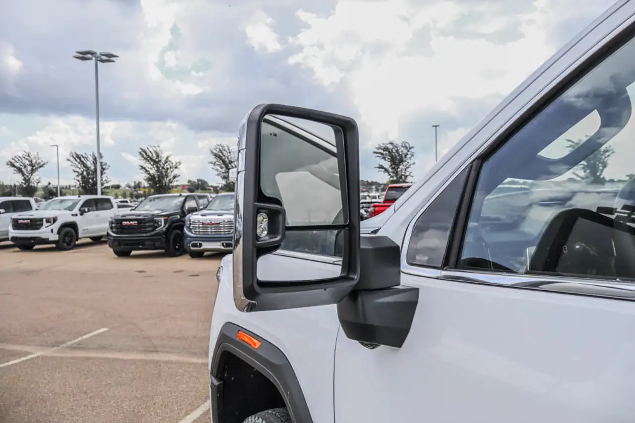 GMC Sierra 3500HD снимка GMC Sierra 3500HD