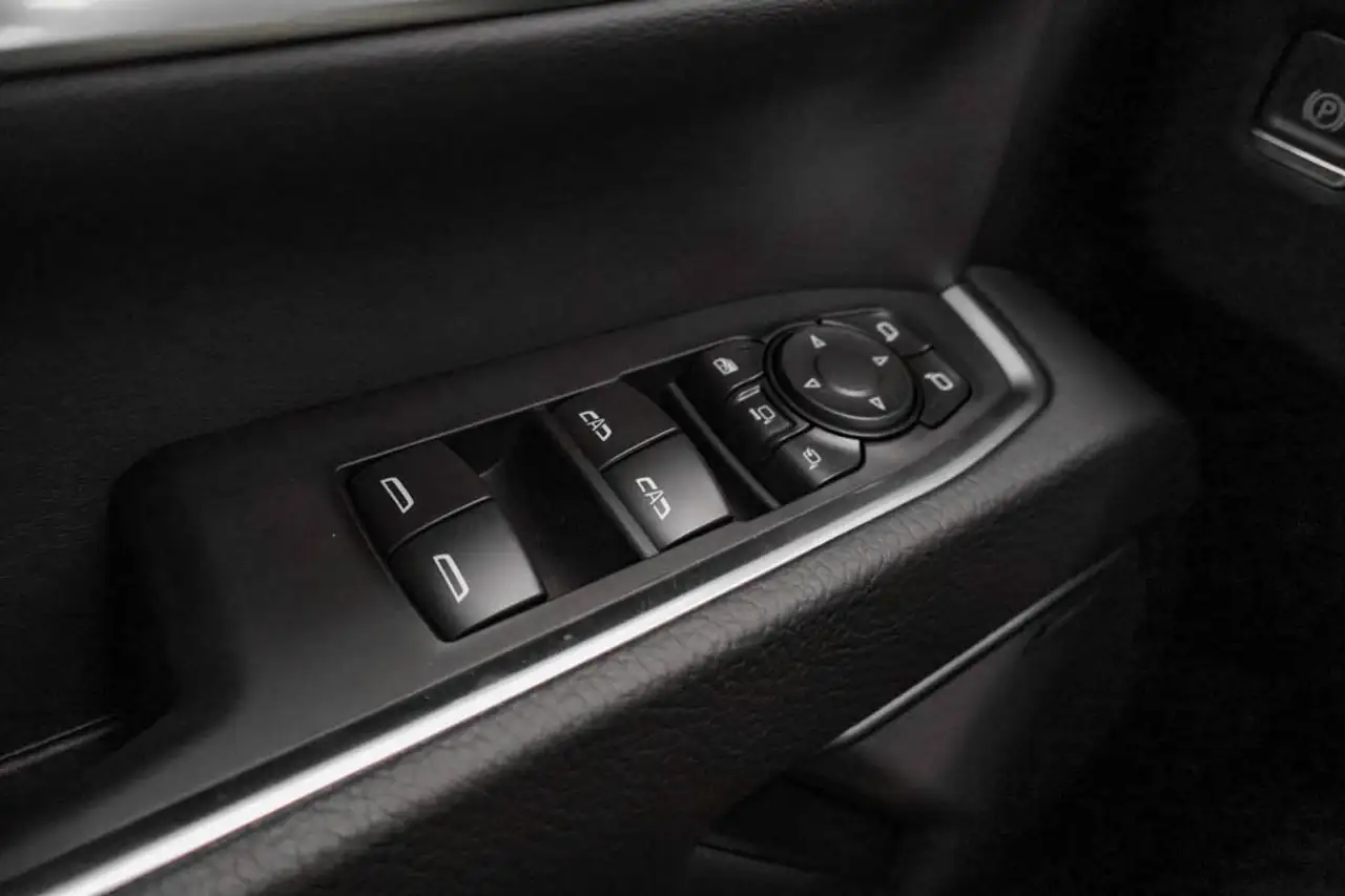 GMC Sierra 3500HD снимка GMC Sierra 3500HD
