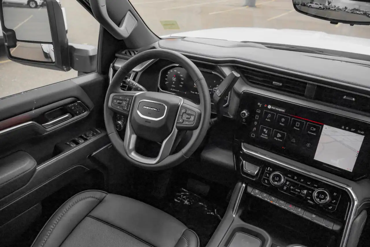 GMC Sierra 3500HD снимка GMC Sierra 3500HD