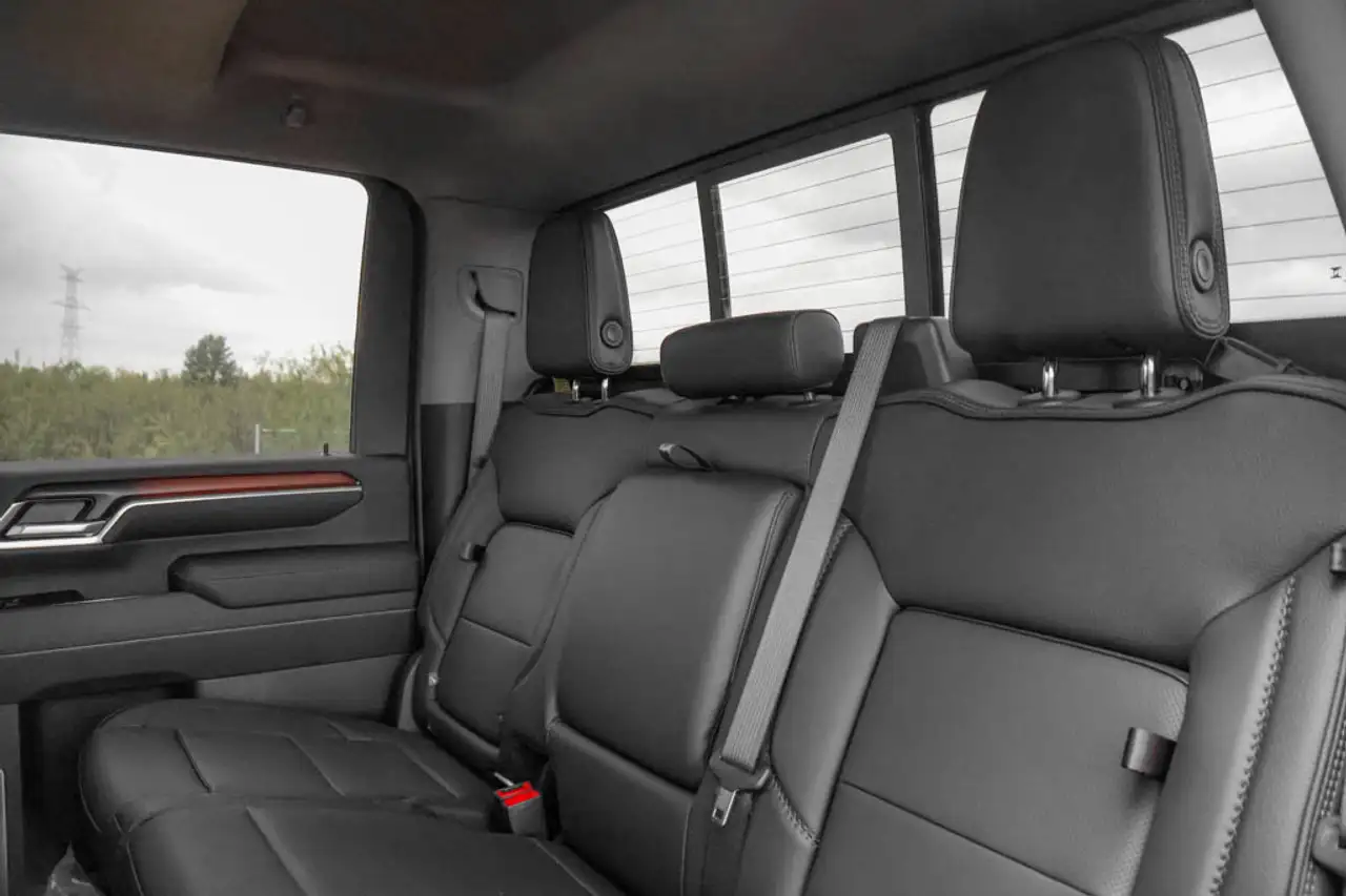 GMC Sierra 3500HD снимка GMC Sierra 3500HD