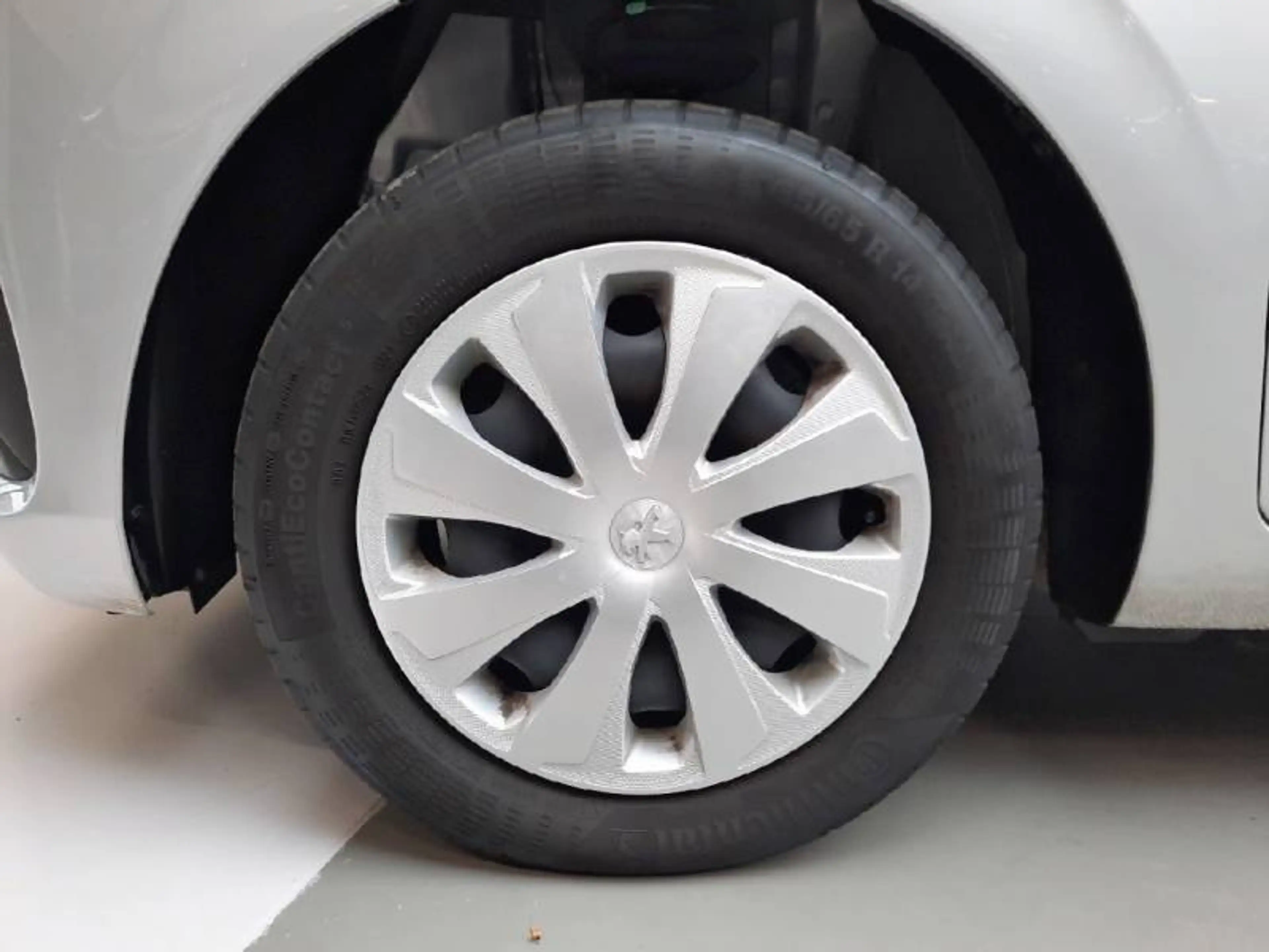 Peugeot 108 1 1.0 VTi 53kW S&S Evap Like — photo 11