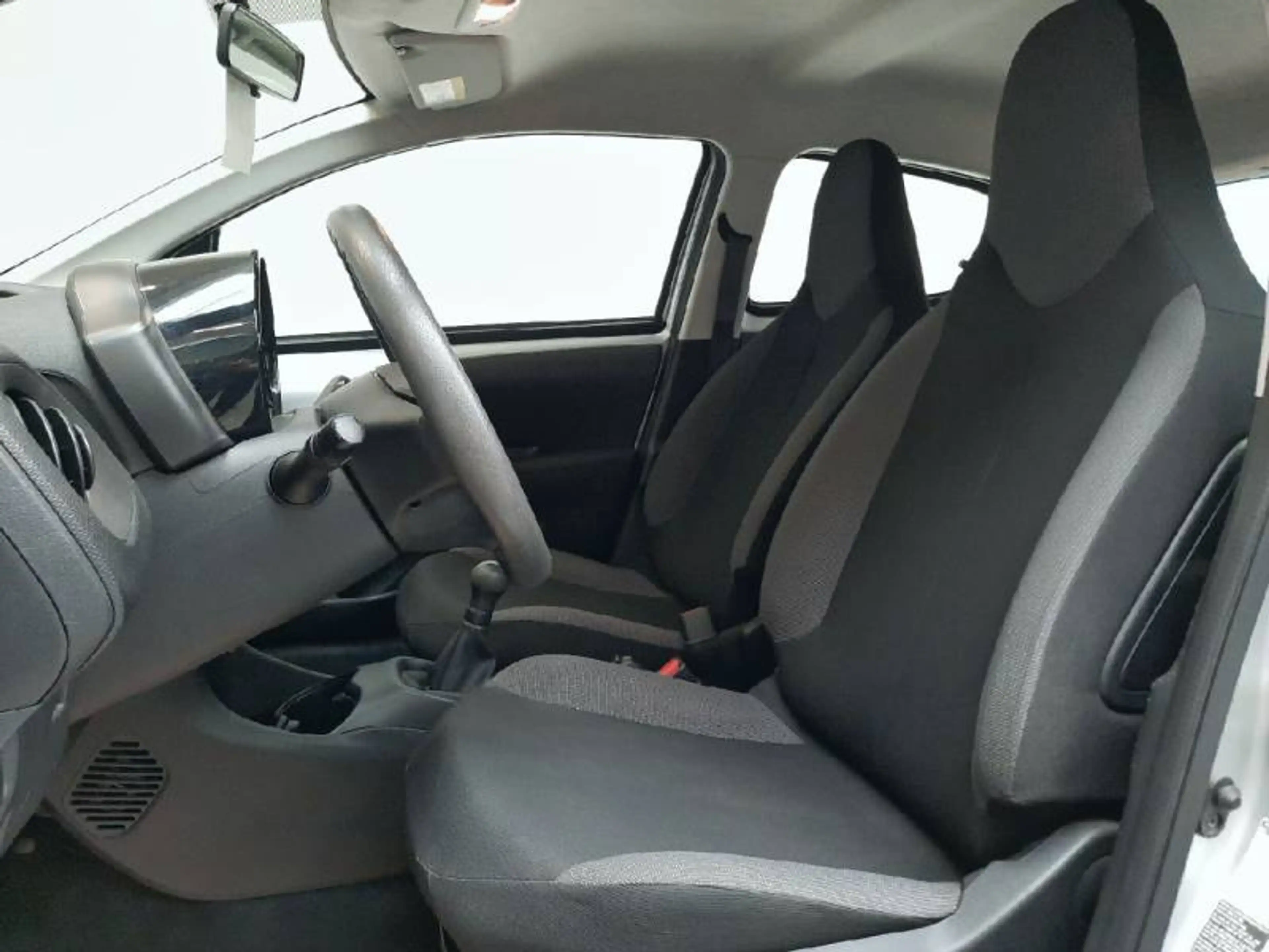 Peugeot 108 1 1.0 VTi 53kW S&S Evap Like — photo 9