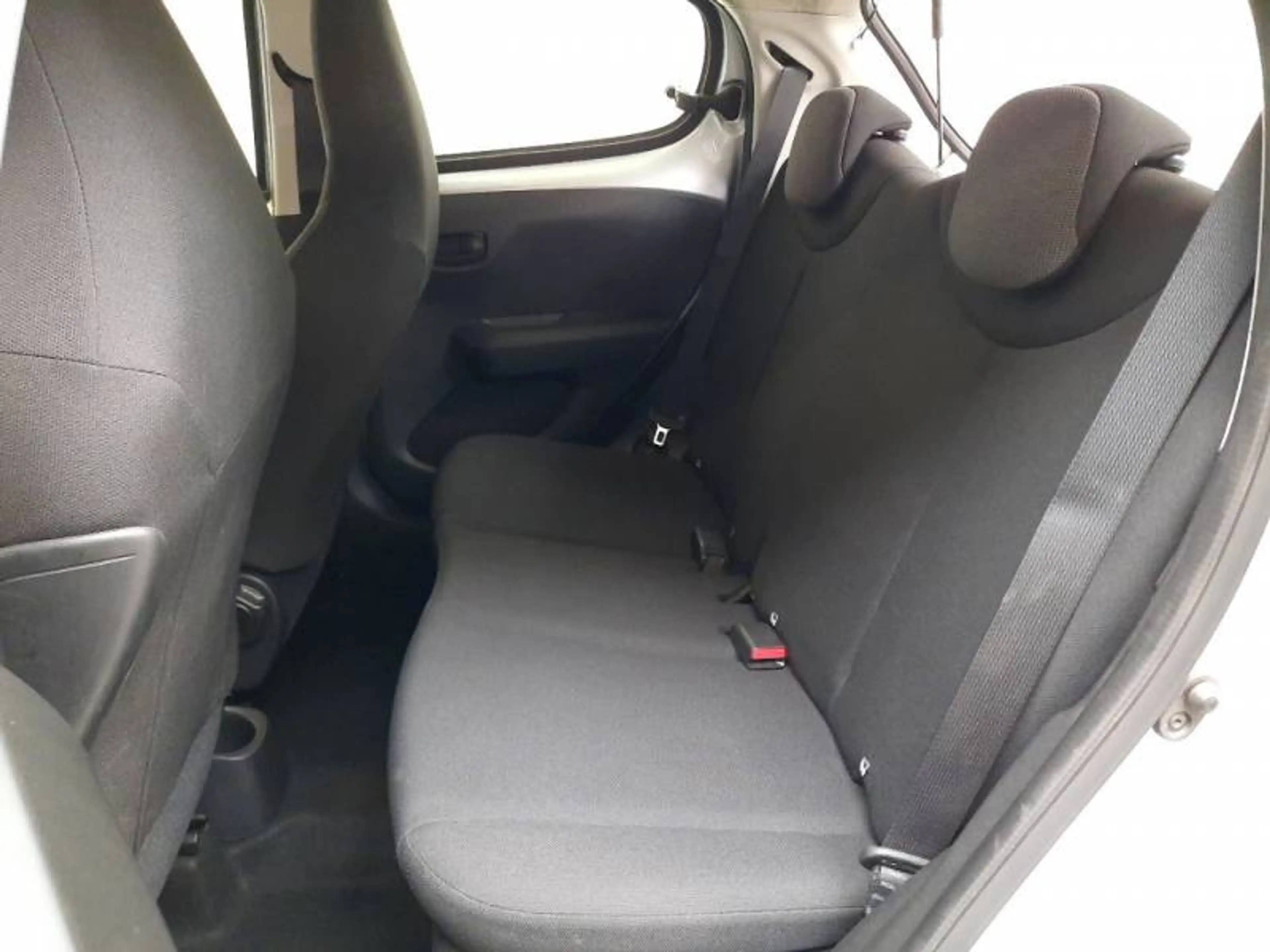 Peugeot 108 1 1.0 VTi 53kW S&S Evap Like — photo 10