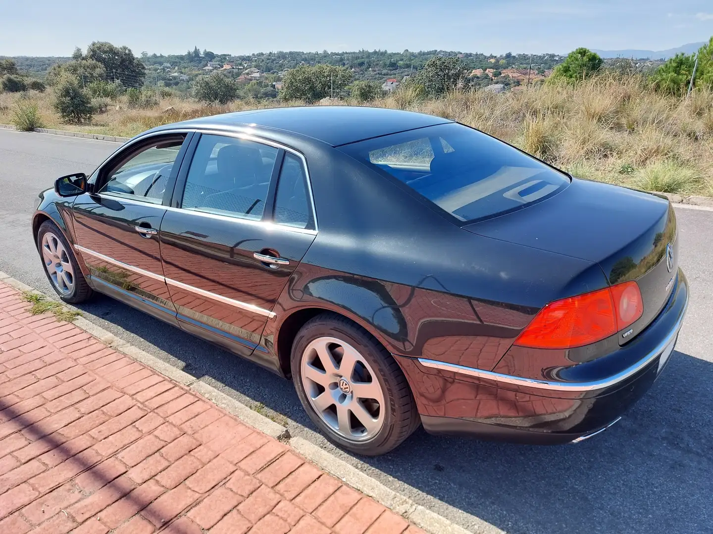 Volkswagen Phaeton Phaeton 6.0W12 4Motion Tiptronic 5pl. Černá - 2