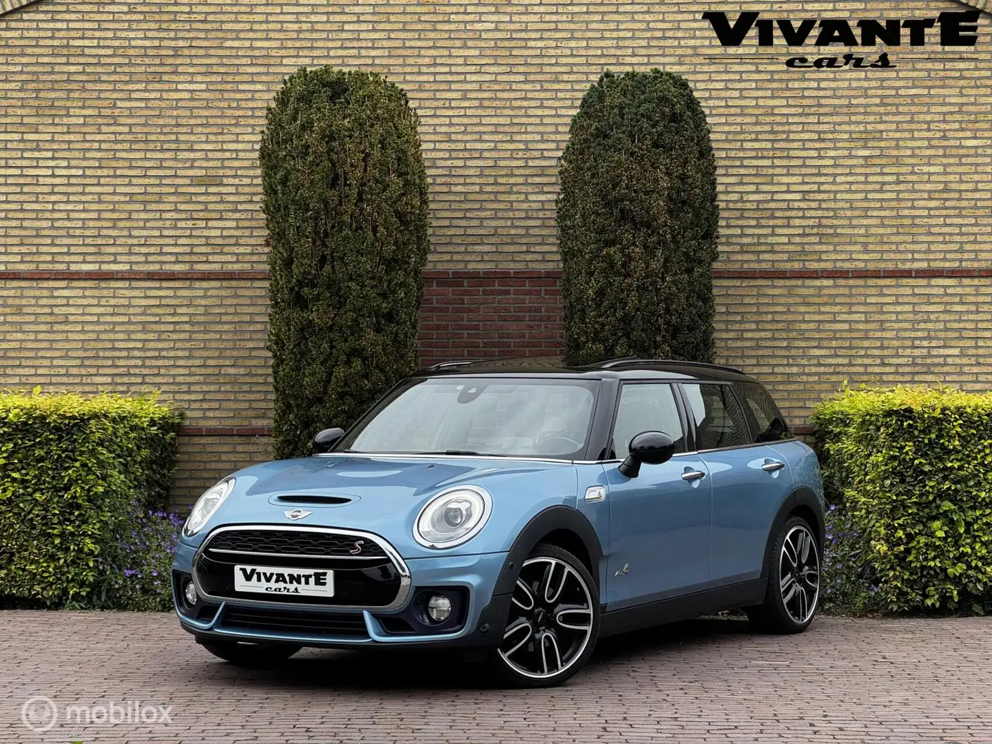 MINI Cooper SD Clubman 2.0 ALL4 Chili Serious Business JCW Pano*Camera*Cr Bleu - 1