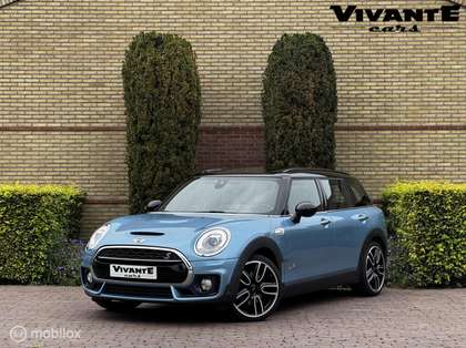 MINI Cooper SD Clubman 2.0 ALL4 Chili Serious Business JCW Pano*Camera*Cr