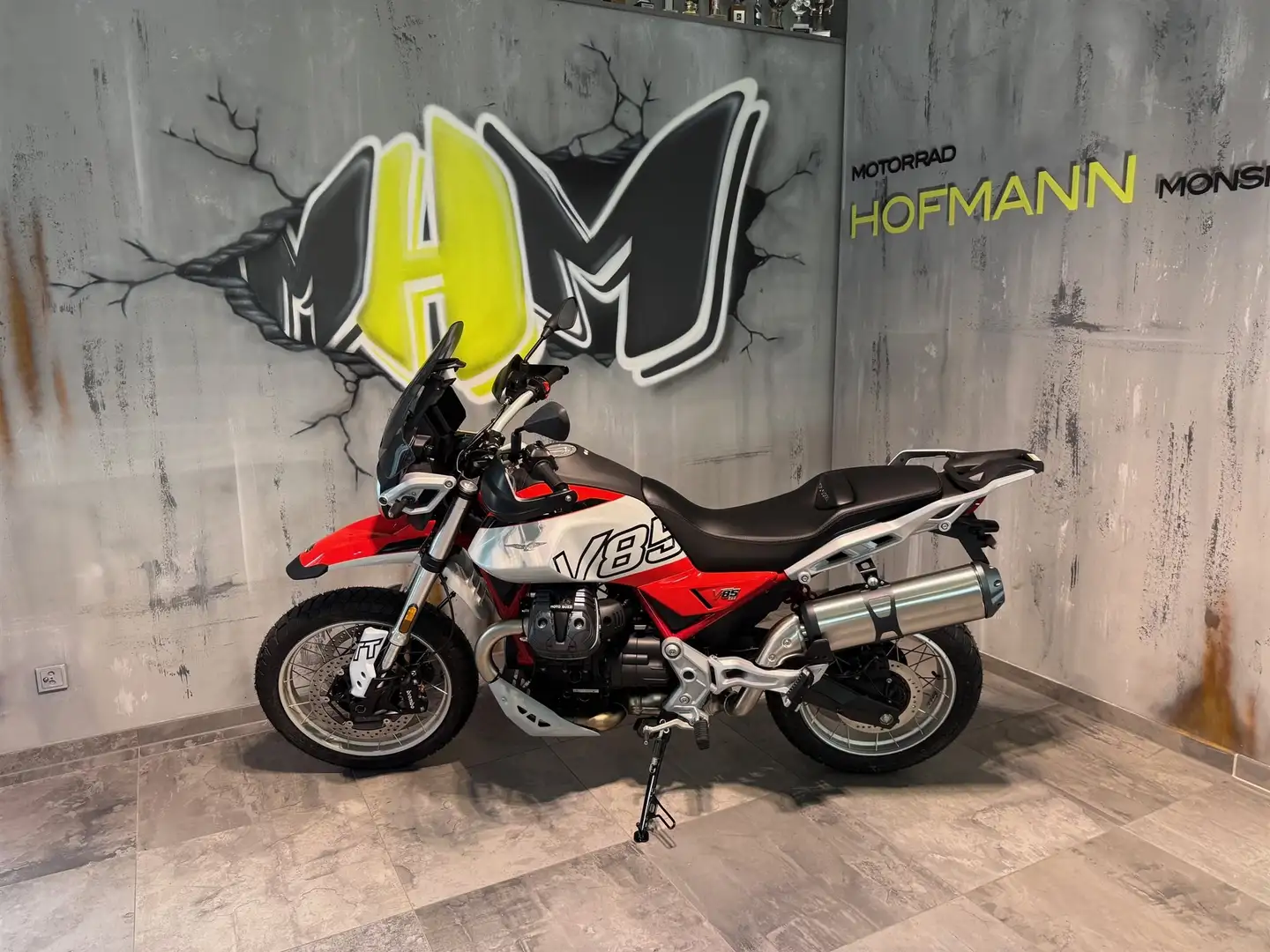 Moto Guzzi V 85 Neufahrzeug Aktion incl. Seitenkoffer Roşu - 2