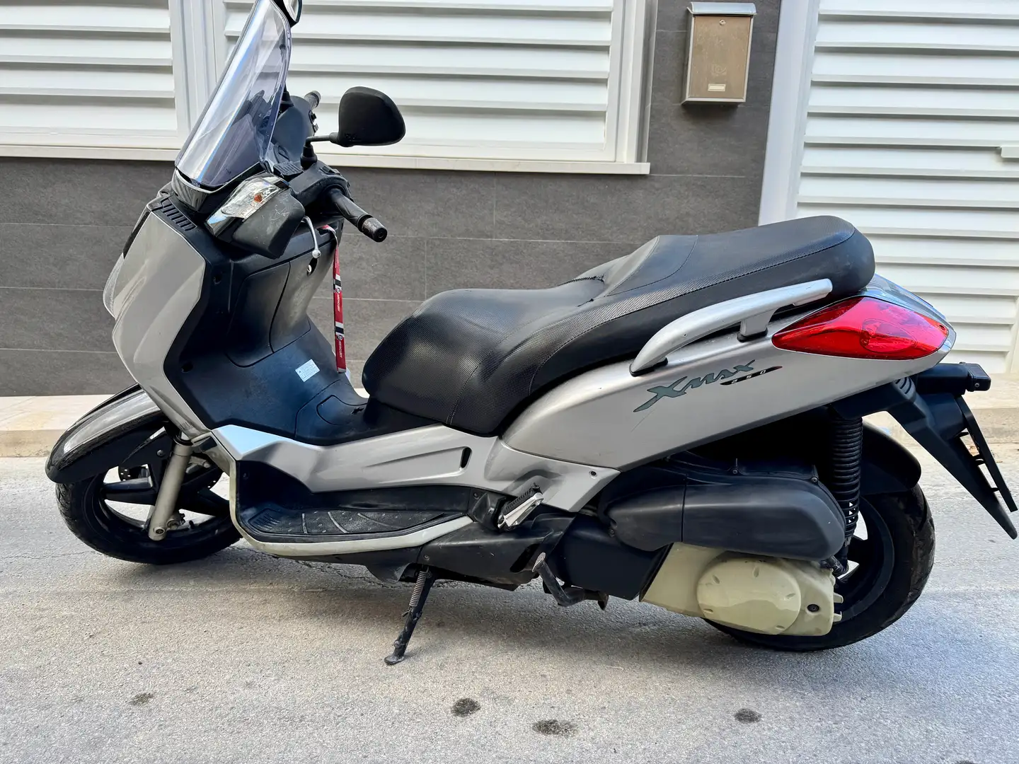 Yamaha X-Max 250 Сірий - 1