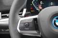 BMW iX1 xDrive30 M Sport AHK Glasdach eSitze HeadUp 360Kam Weiß - thumbnail 8