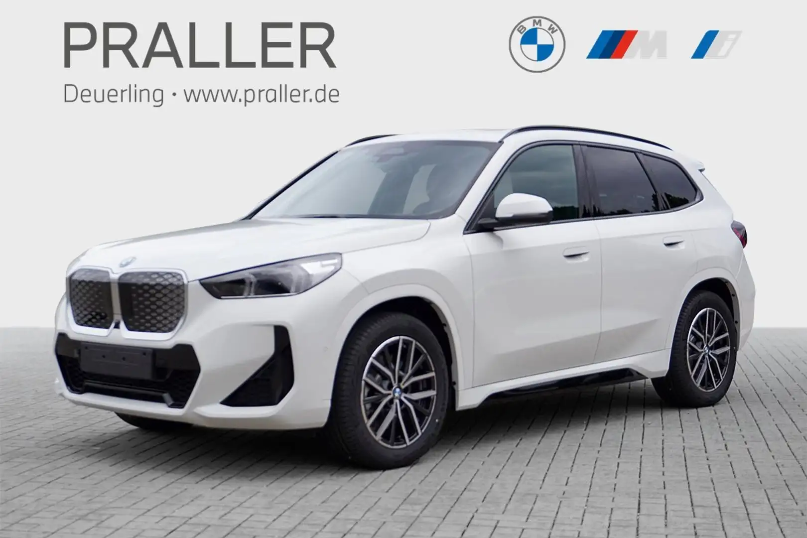 BMW iX1 xDrive30 M Sport AHK Glasdach eSitze HeadUp 360Kam Weiß - 1