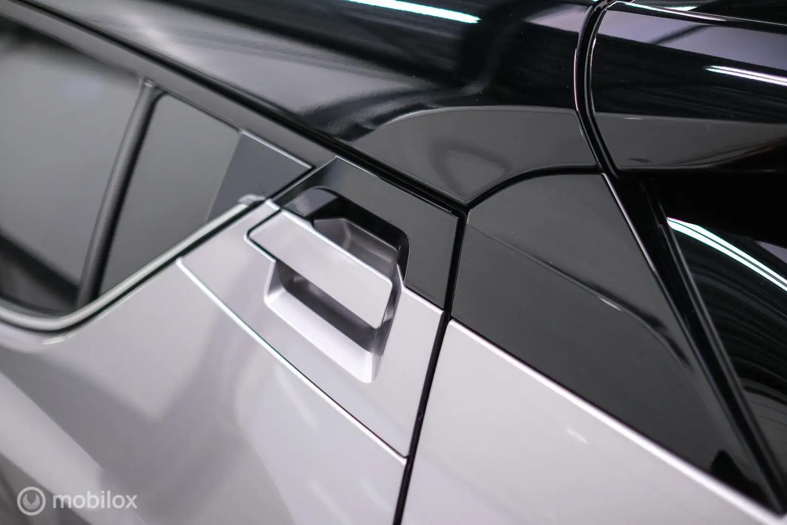 Toyota C-HR 1.8 Hybrid Bi-Tone Plus | Camera | Stoel + stuurwi Gris - 2
