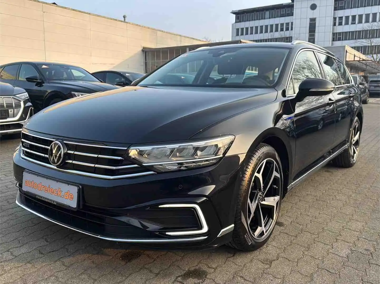 Volkswagen Passat Variant GTE HuD ALCANTARA 360° 18Z DAB+ Noir - 1