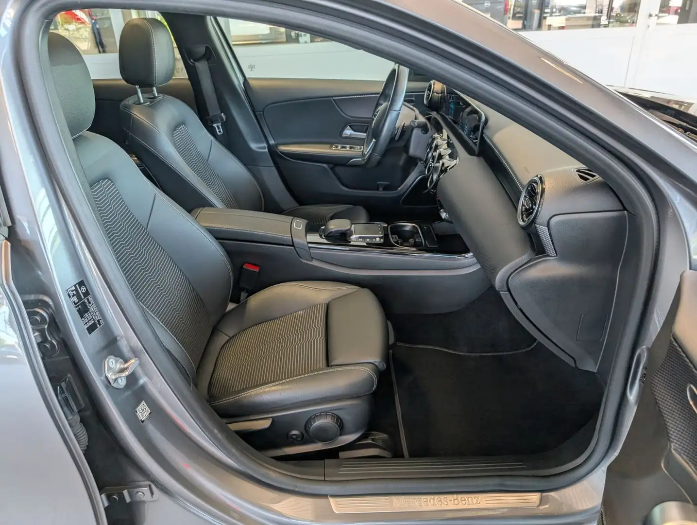 Mercedes-Benz A 200 d Aut.*Panorama*Night*Distronic*Burmester Gris - 2