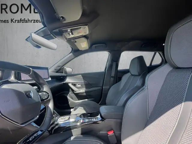 Peugeot 2008 view 9
