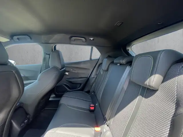 Peugeot 2008 view 8