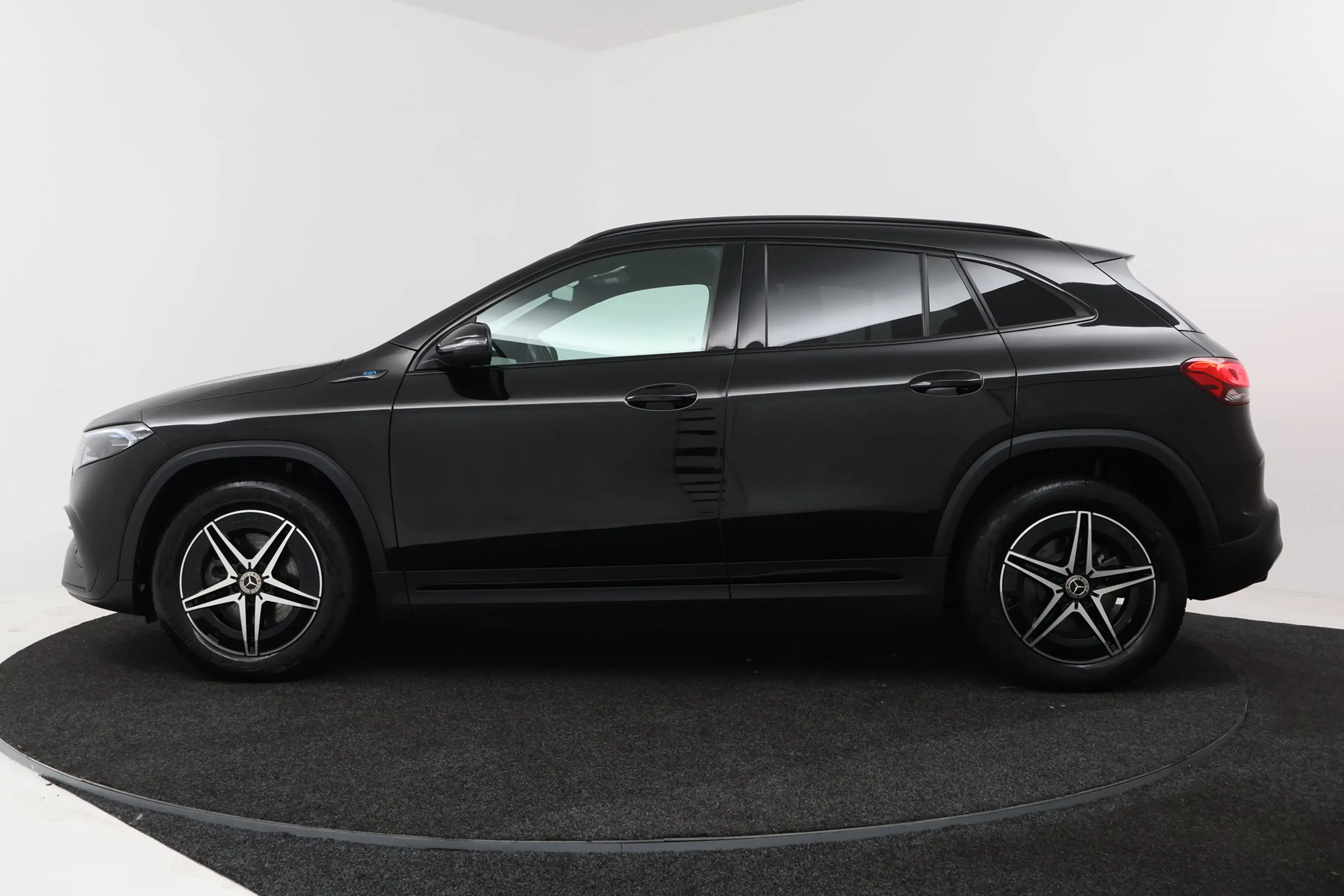 Mercedes-Benz EQA 250 Business Solution AMG 67 kWh (SFEERVERLICHTING, ST — photo 2