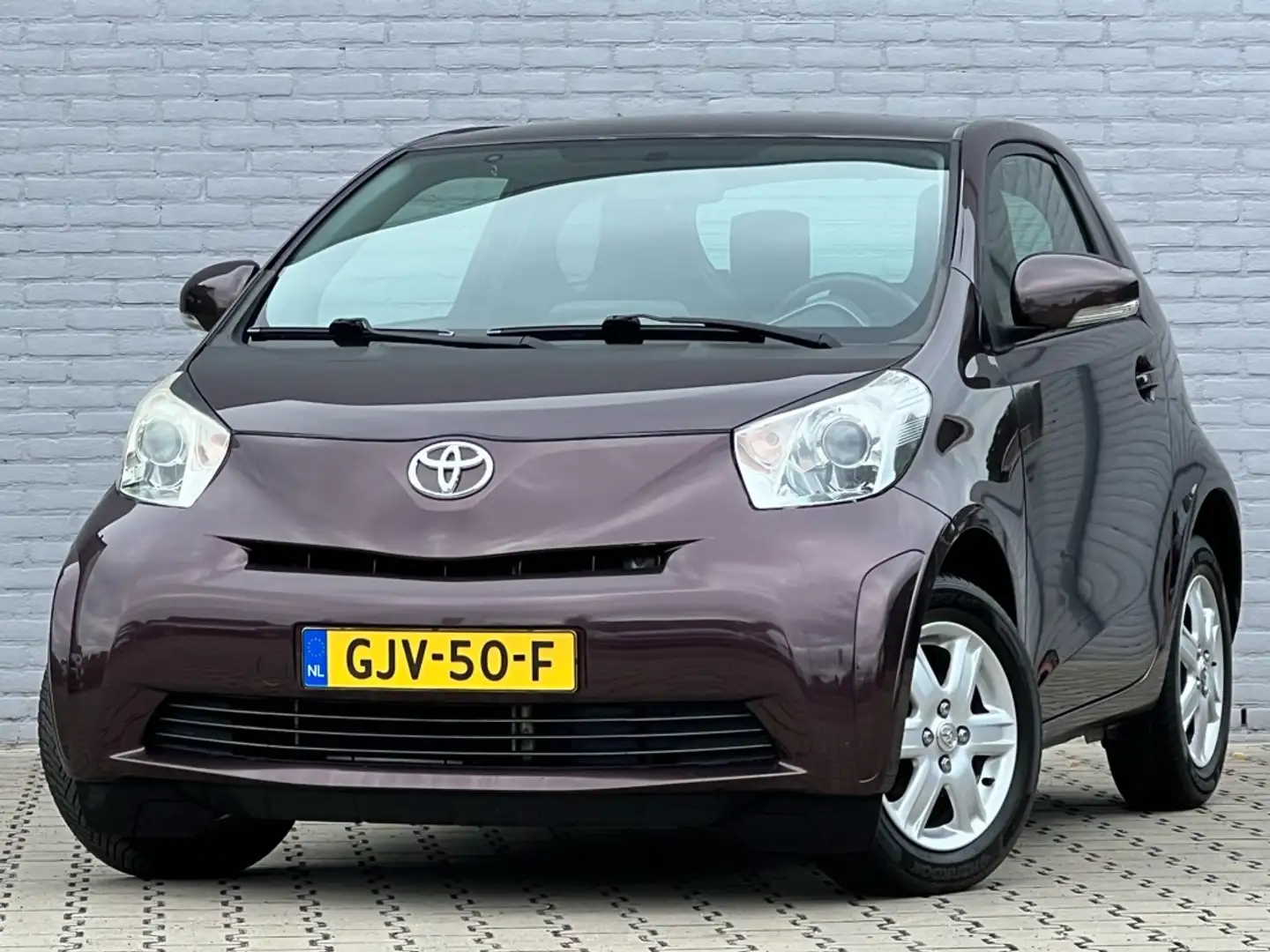 Toyota iQ 1.0 VVTi Comfort | Airco | LM velgen | CPV | Stuur Paars - 2
