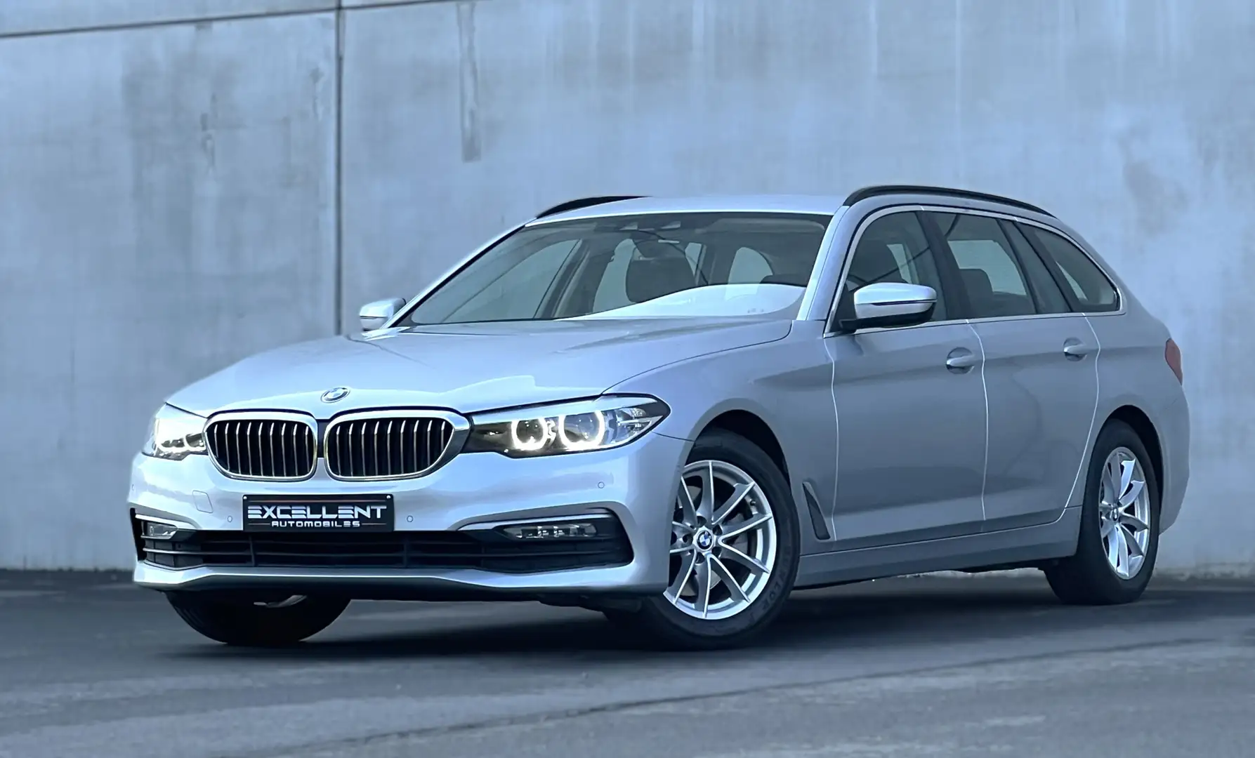 BMW 520 Touring dA*GPS*PDC*LED*CAMERA*BLUETOOTH*GARANTIE Zilver - 1