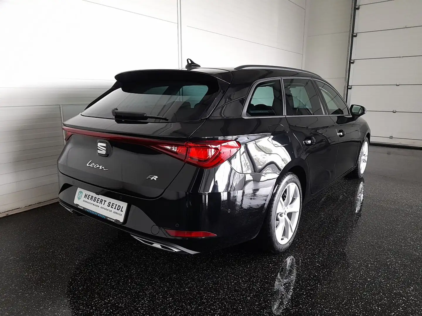 SEAT Leon ST FR-LINE 2,0 TDI DSG *VOLL-LED / VIRTUELL / N... Schwarz - 2