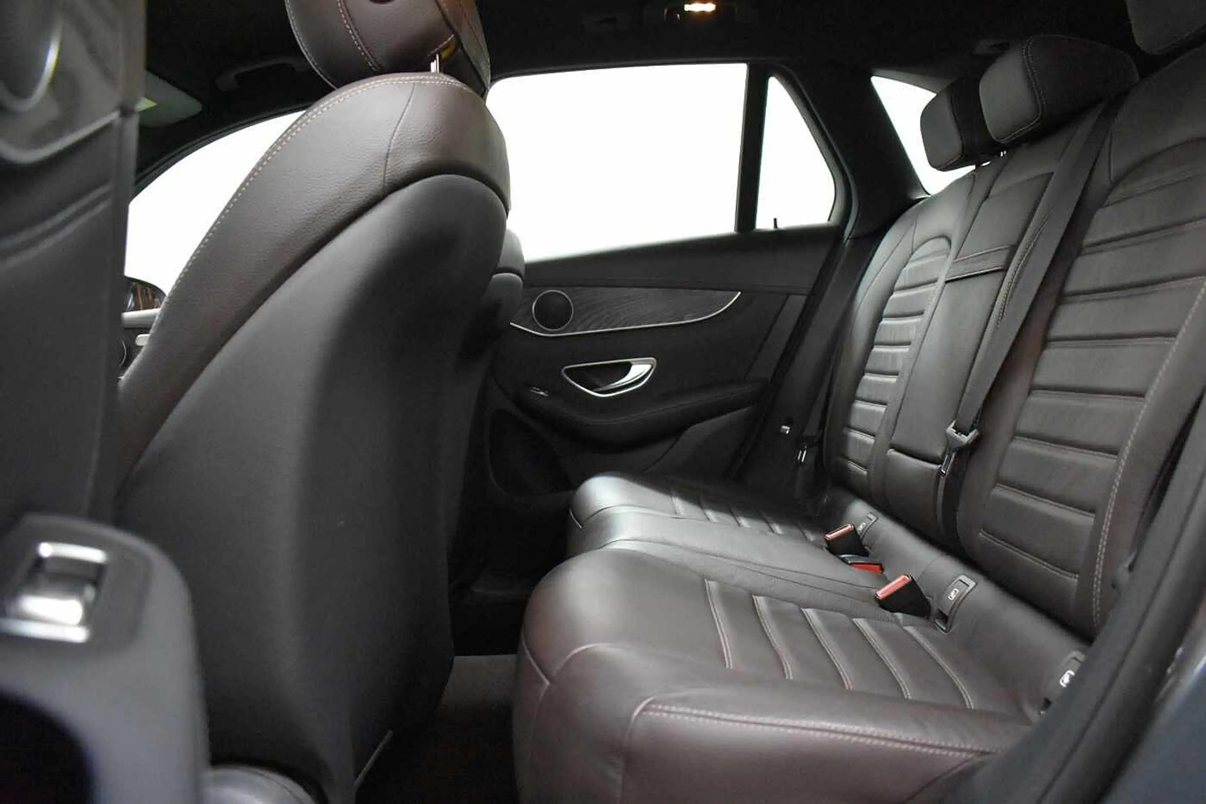 Mercedes-Benz GLC 350 e 4MATIC Off-Roader — photo 5