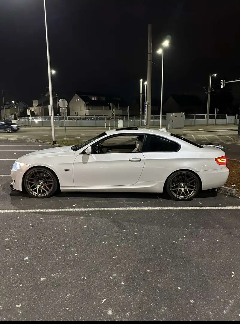 BMW 335 335i Coupé - 2