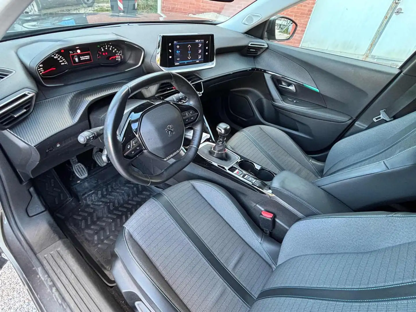 Peugeot 2008 BlueHDi 110 S&S Allure Gris - 2