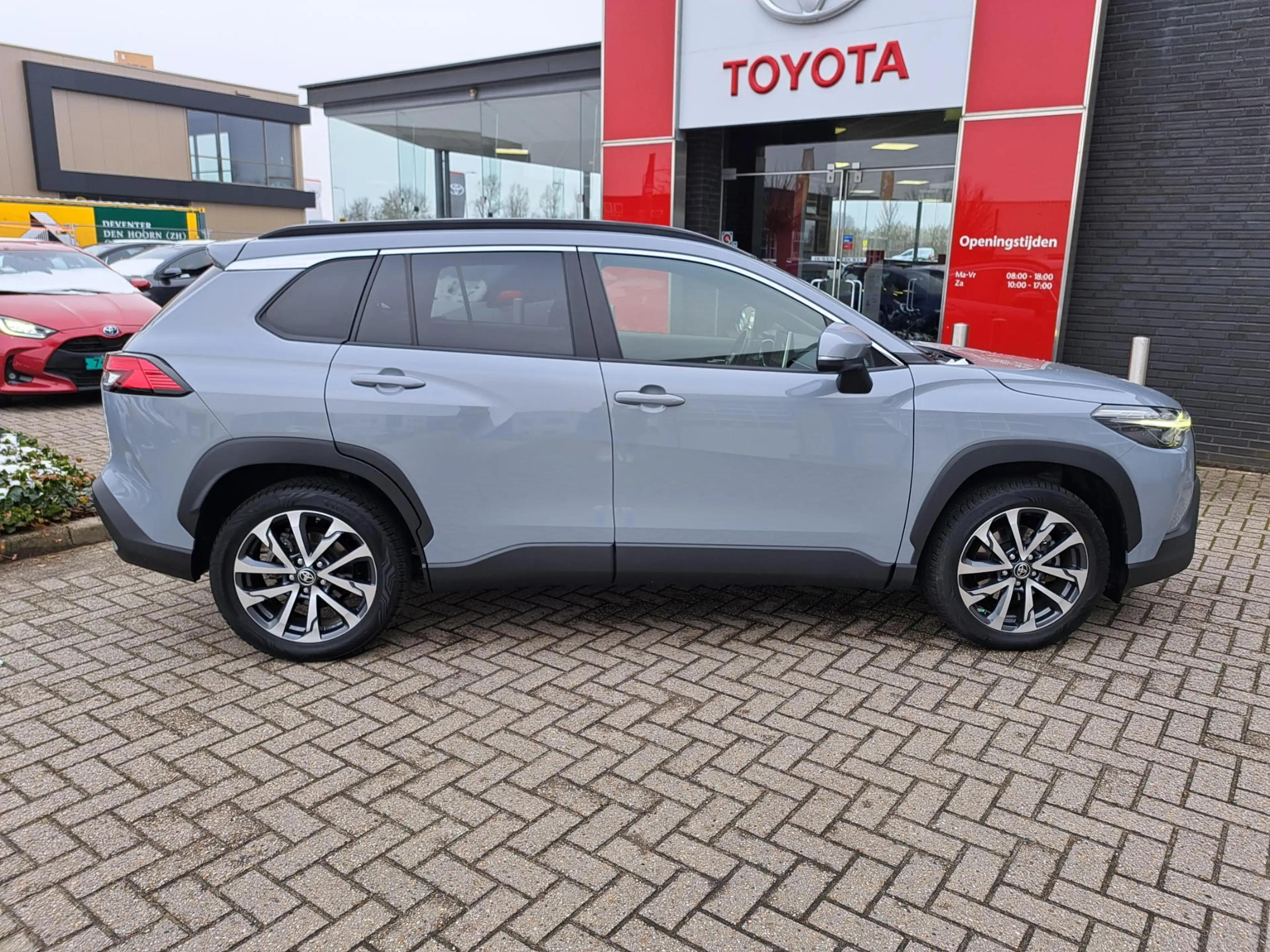 Toyota Corolla Cross 2.0 HYBRID 184PK FIRST-EDITION BLIND-SPOT EL-ACHTE — photo 4