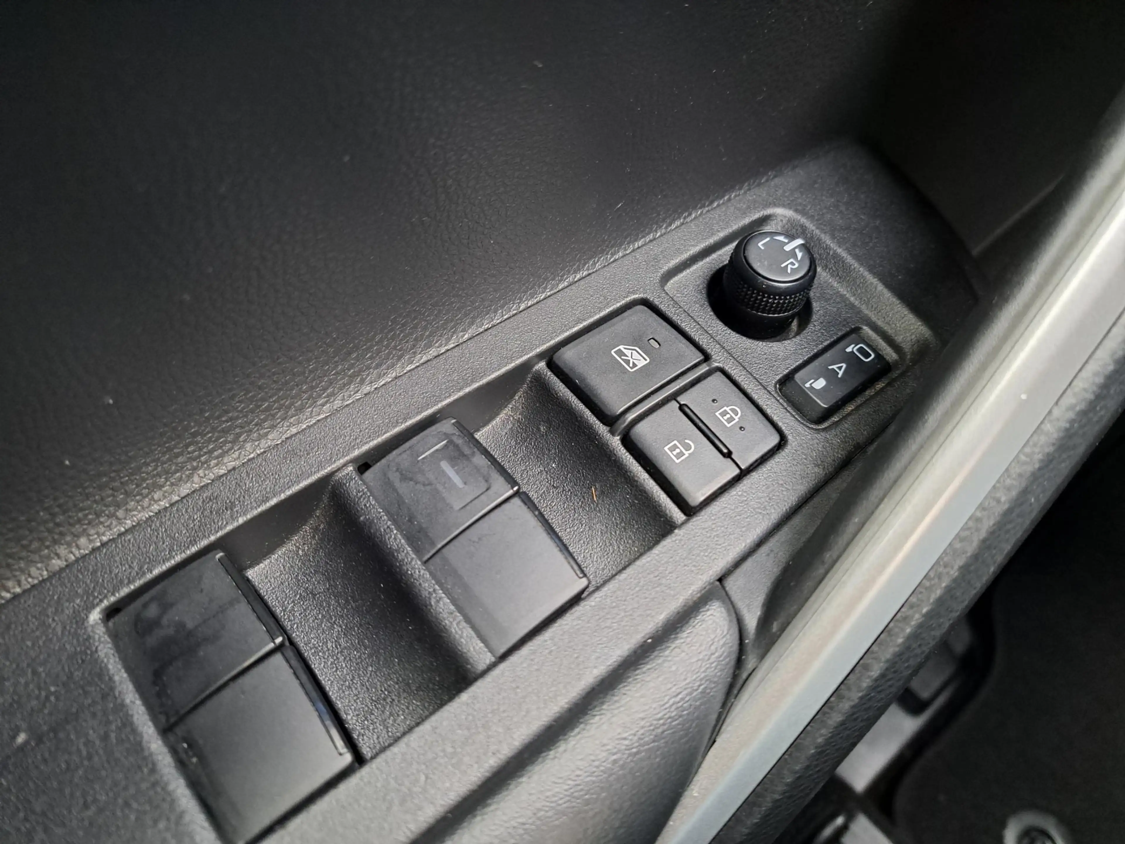 Toyota Corolla Cross 2.0 HYBRID 184PK FIRST-EDITION BLIND-SPOT EL-ACHTE — photo 18