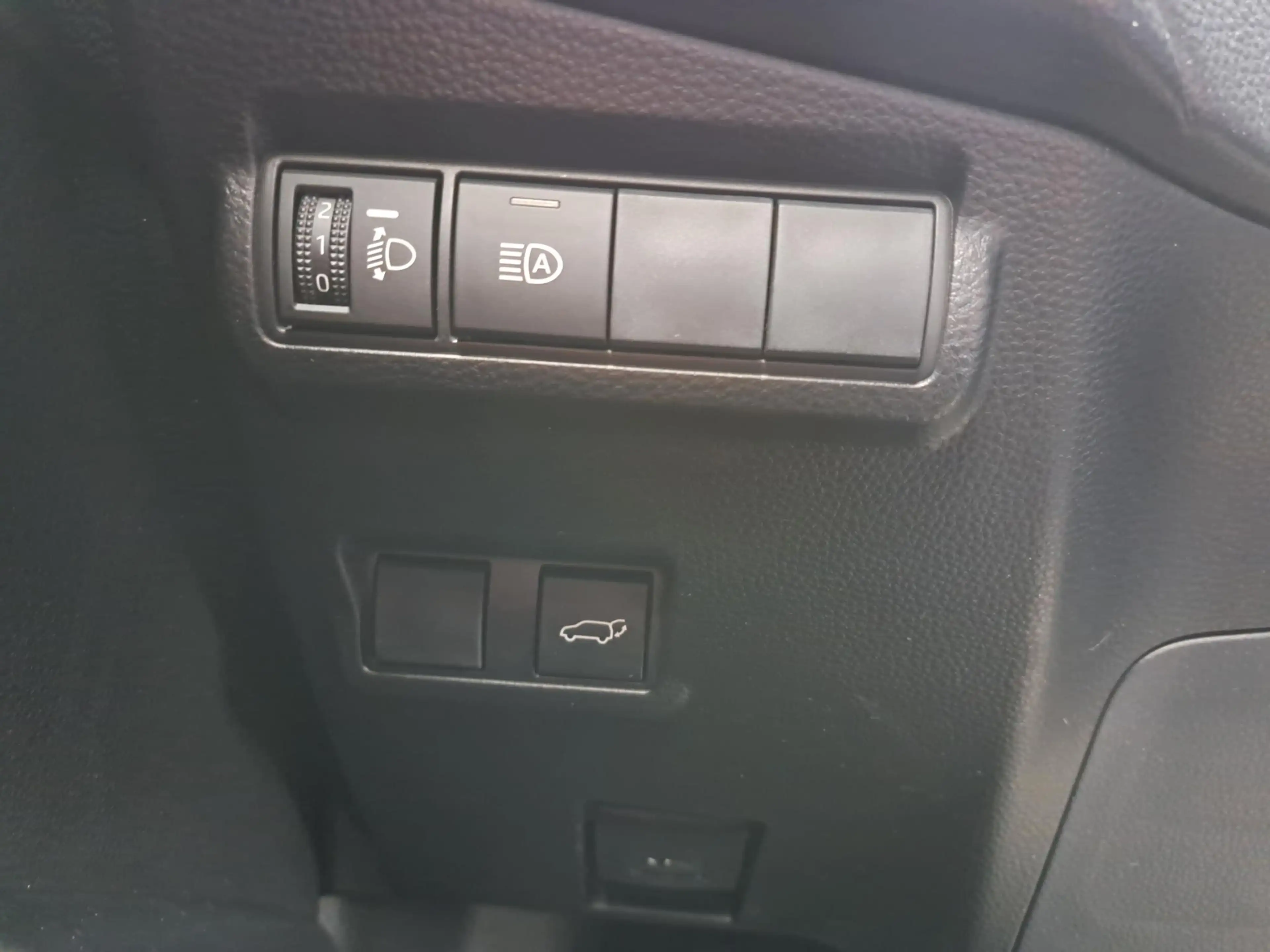 Toyota Corolla Cross 2.0 HYBRID 184PK FIRST-EDITION BLIND-SPOT EL-ACHTE — photo 17