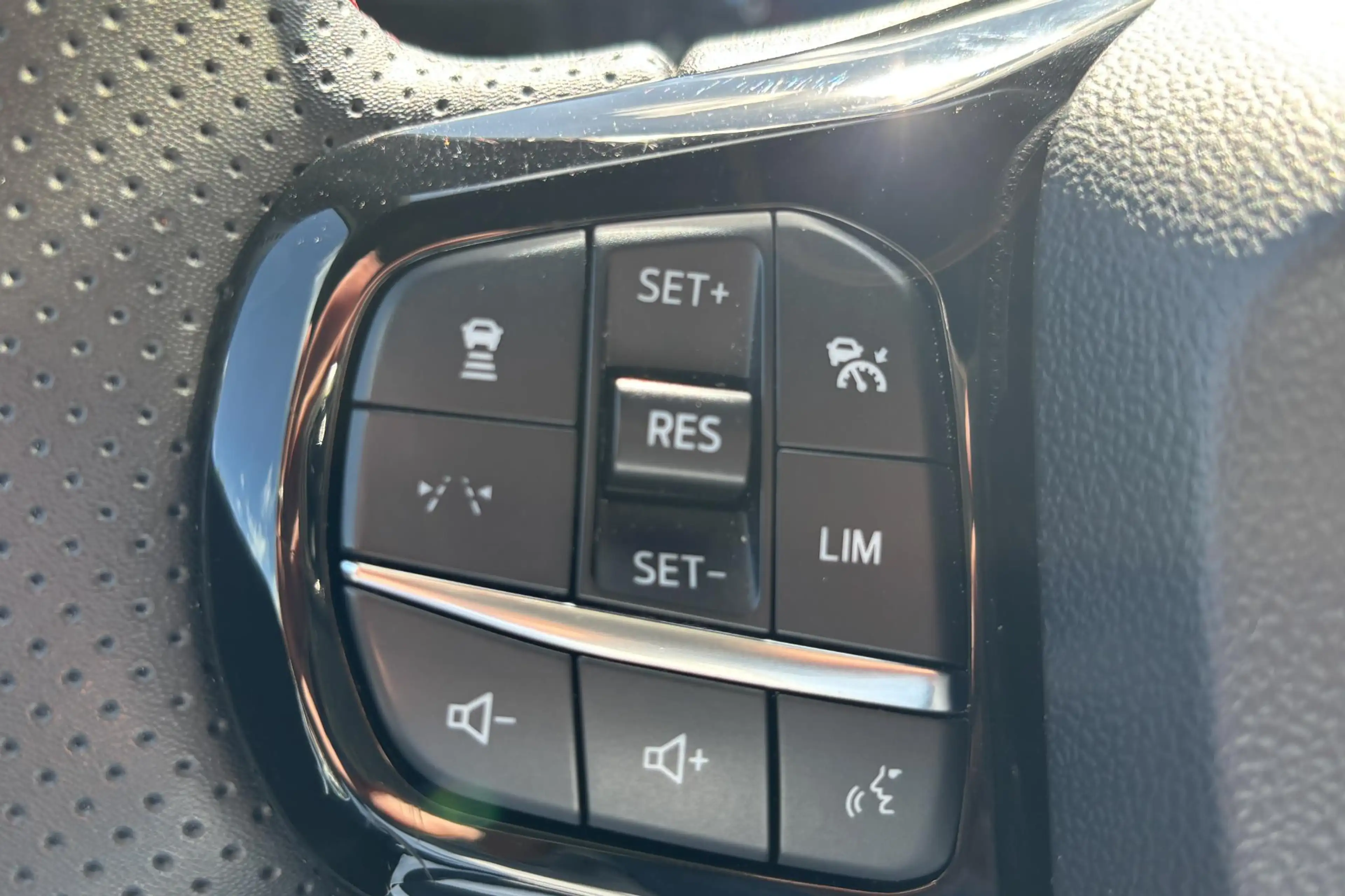 Ford Puma 1.0 EcoBoost Hybrid ST-Line X — photo 14