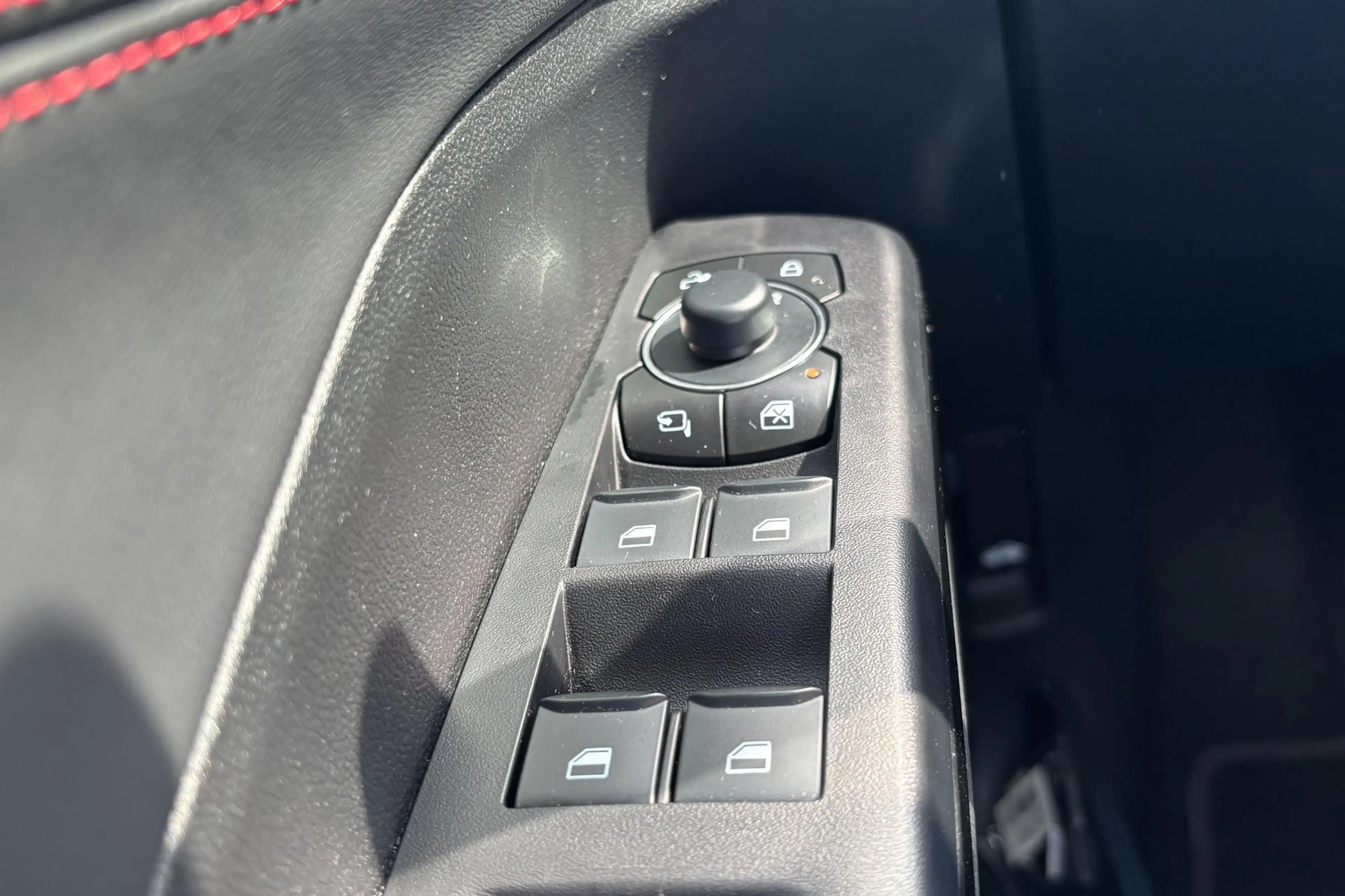 Ford Puma 1.0 EcoBoost Hybrid ST-Line X — photo 9