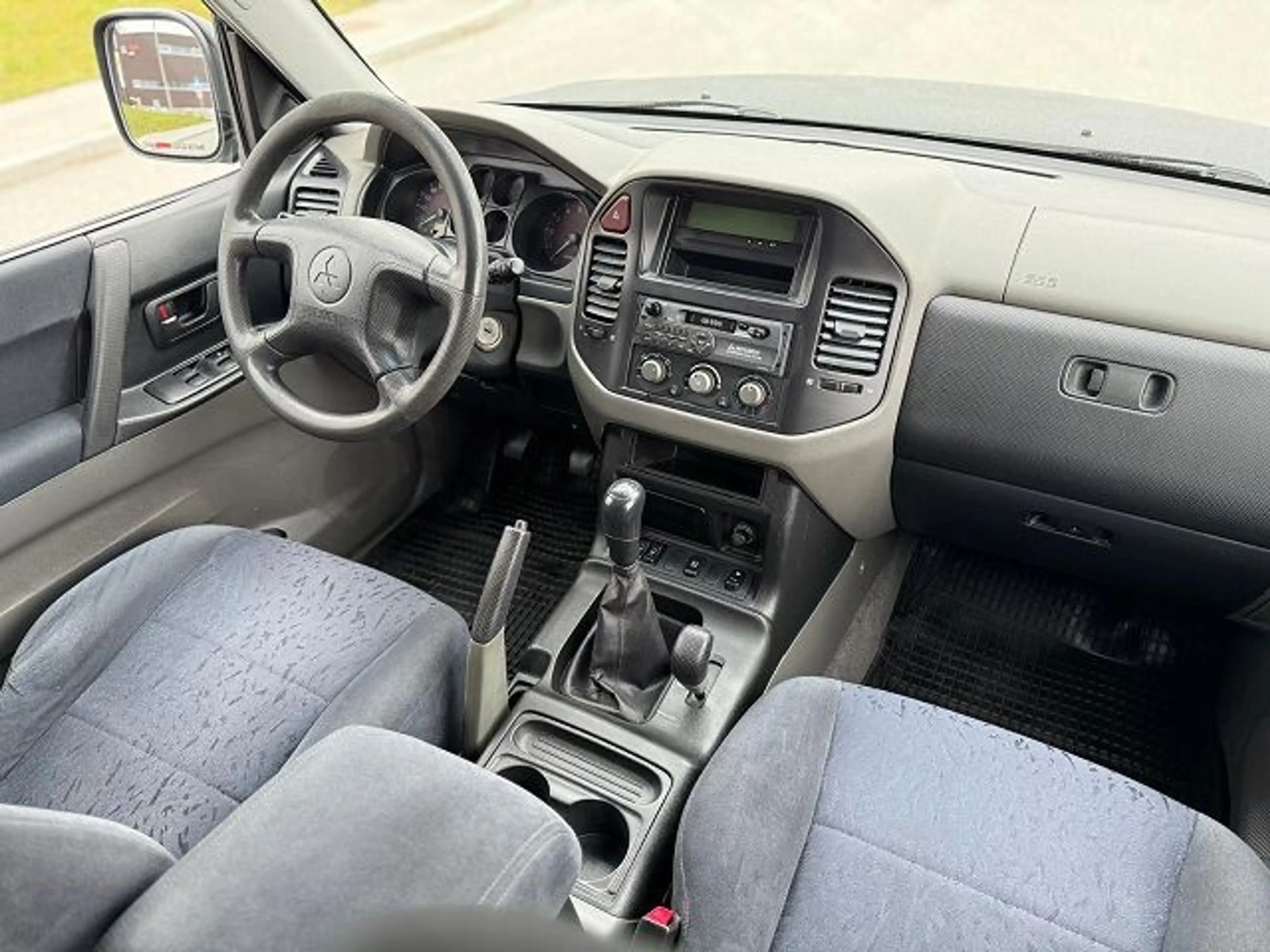 Mitsubishi Pajero 3,2 DI-D – 7-Sitzer - OFFROAD + WINCH TÜV — photo 11