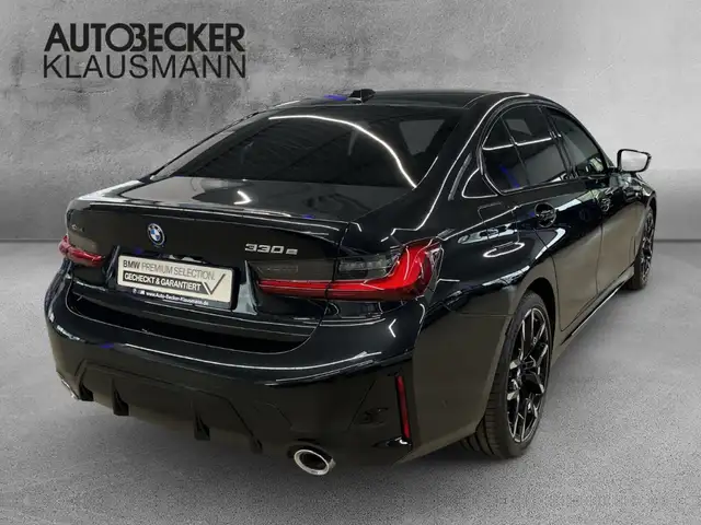 BMW 3 Series view 2