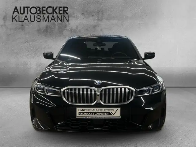 BMW 3 Series view 4