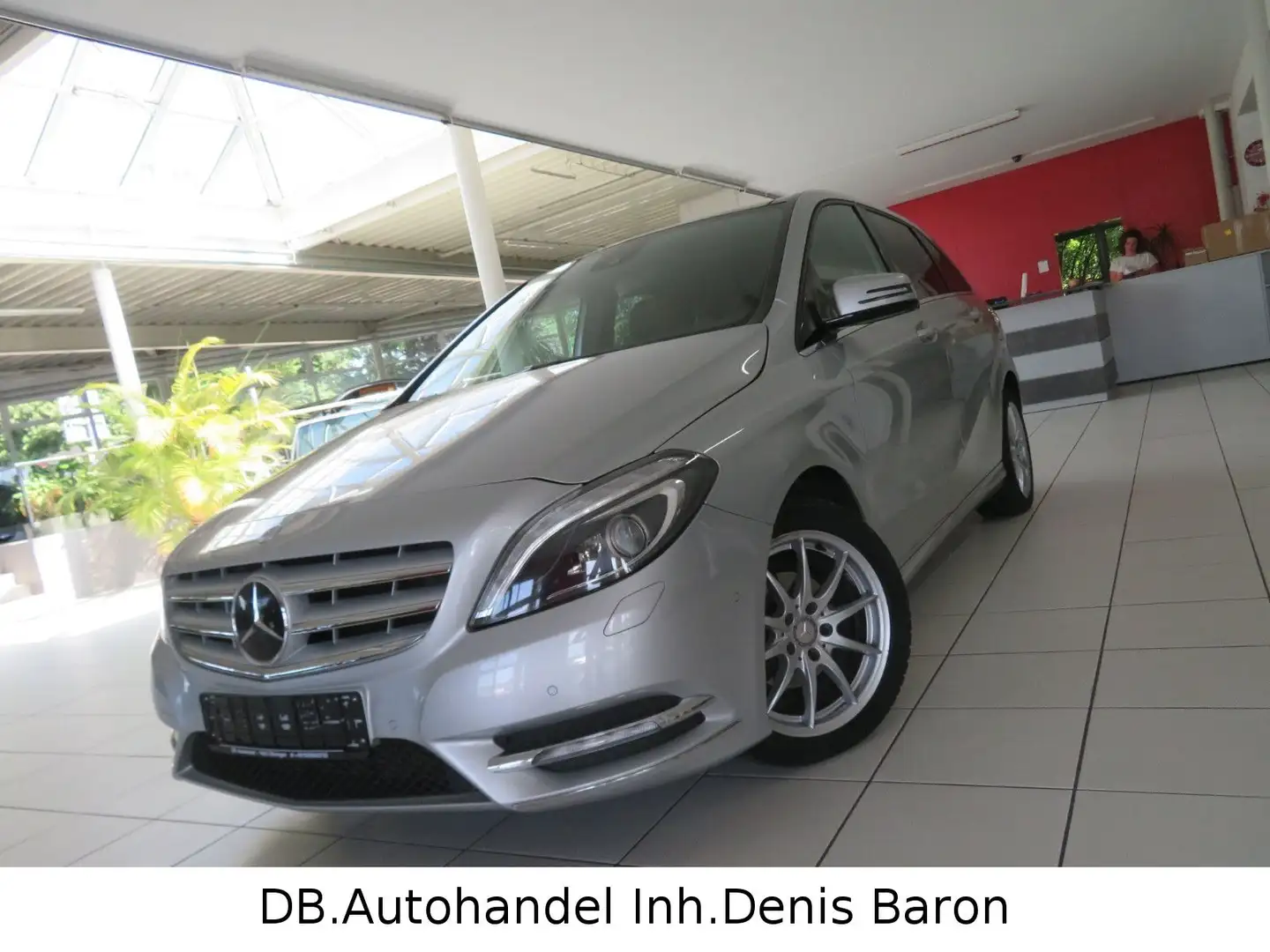 Mercedes-Benz B 180 CDI Aut. Navi Leder Xenon Pano ACC Kamera Silber - 1