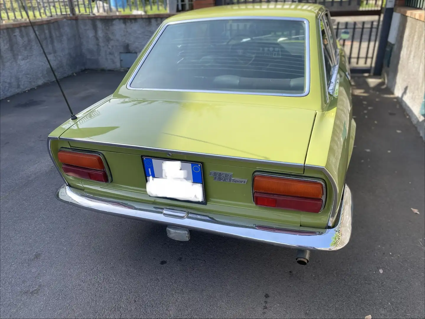 Fiat 124 Coupè Sport Grün - 1