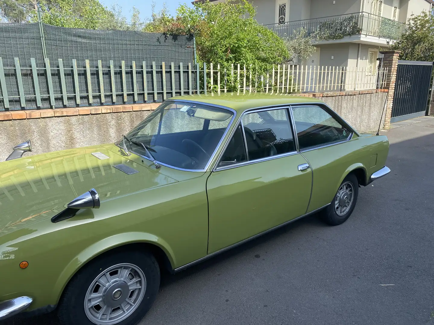 Fiat 124 Coupè Sport Grün - 2