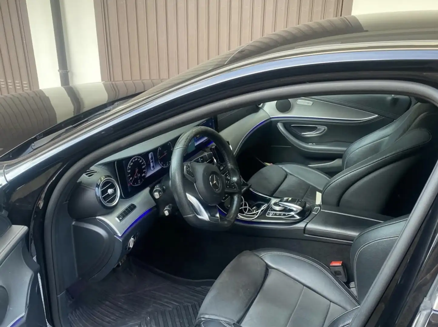 Mercedes-Benz E 220 d AMG Line auto - 1