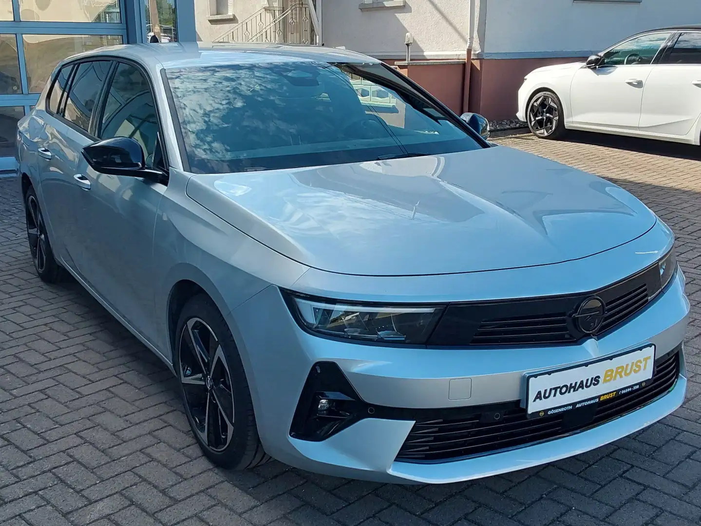 Opel Astra GS Silber - 1