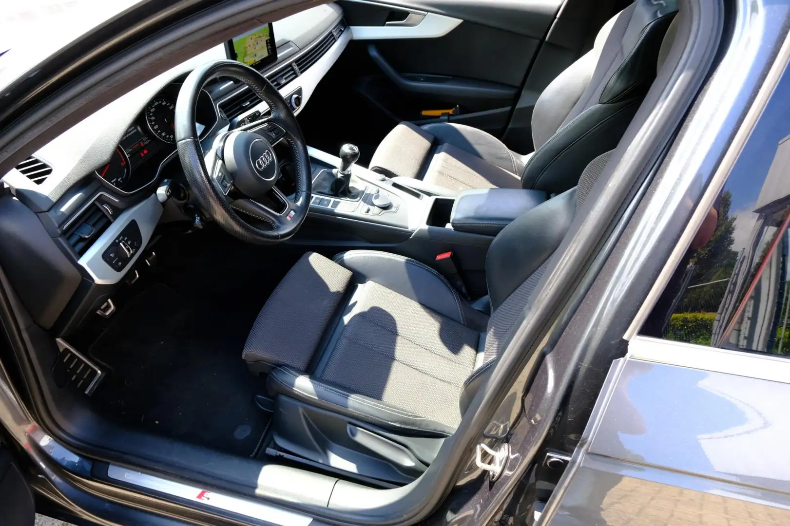 Audi A4 Avant 2.0 TDI Lease Edition Navi|S-Line|Half Leder Gris - 2