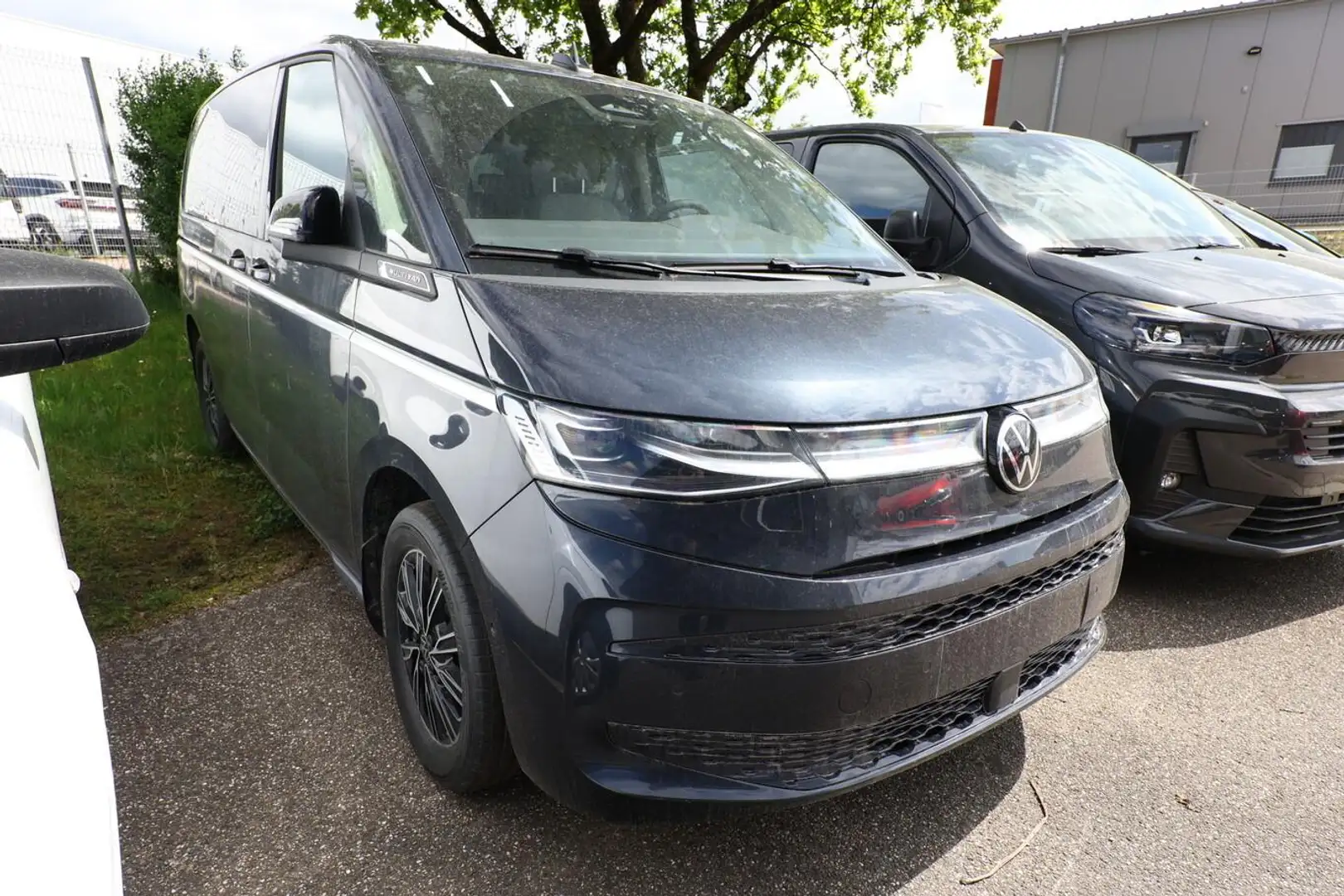 Volkswagen T7 Multivan L2 Style Tisch Matrix Nav eHK Keyl 110 kW (150 ... Blau - 2