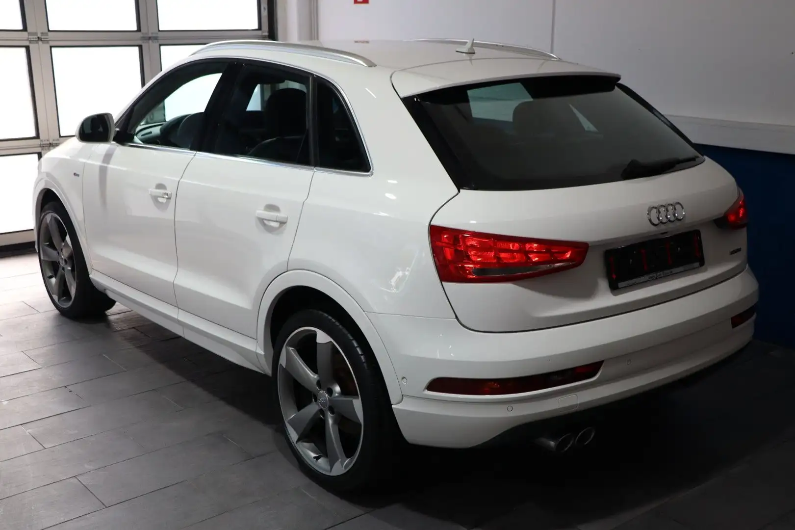 Audi Q3 2.0 TDI quattro S Line Sport / Plus Weiß - 2