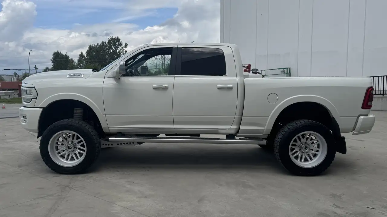 RAM 3500 снимка RAM 3500