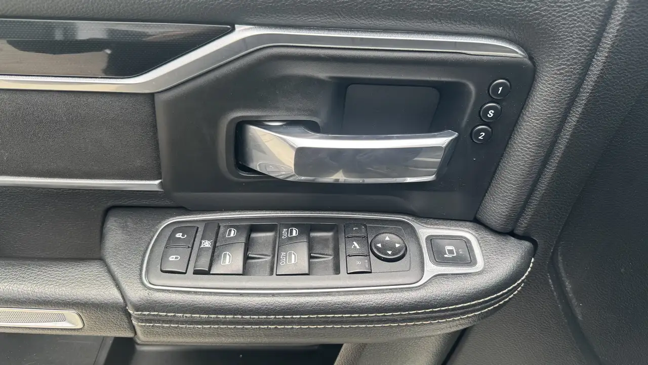 RAM 3500 снимка RAM 3500