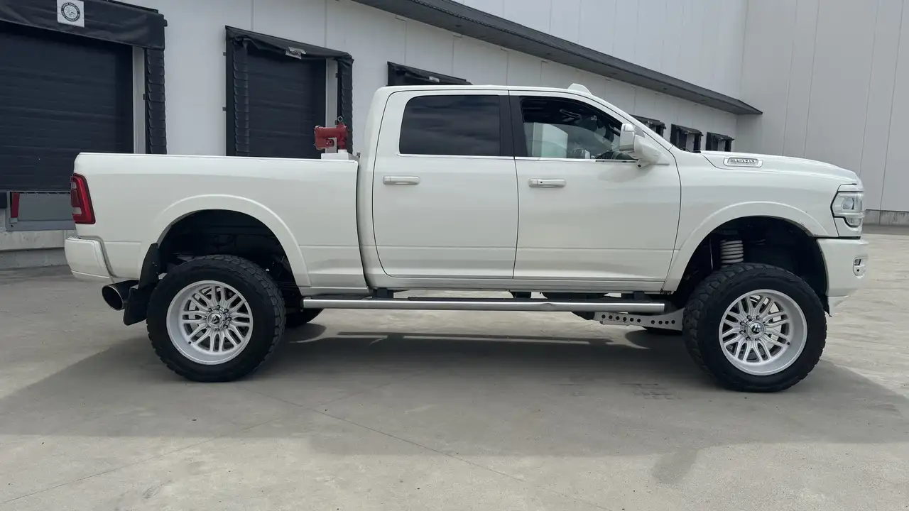 RAM 3500 снимка RAM 3500