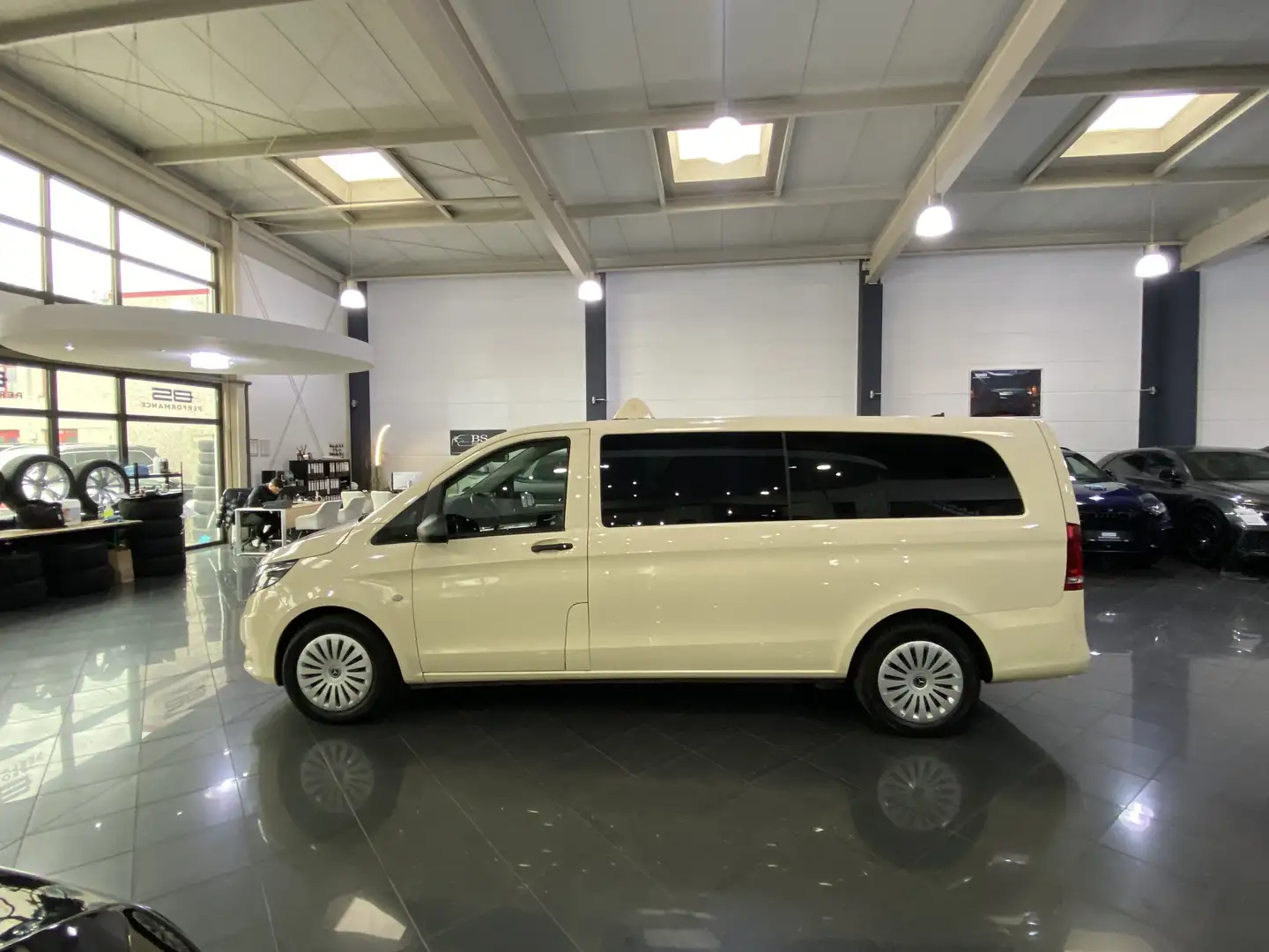 Mercedes-Benz Vito Tourer 114 CDI Pro extralang Beige - 2