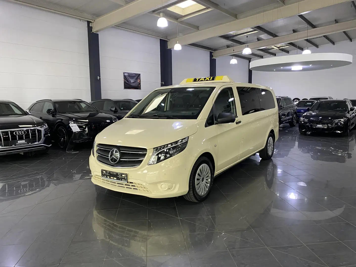 Mercedes-Benz Vito Tourer 114 CDI Pro extralang Beige - 1