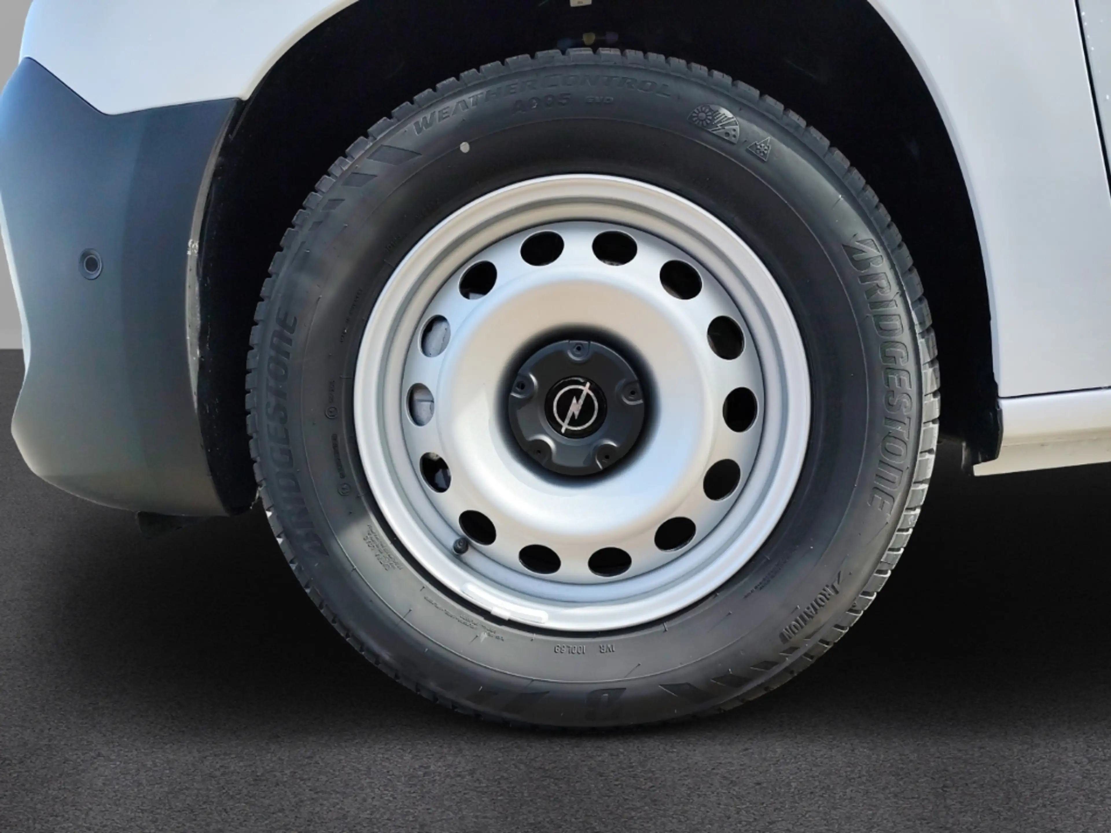 Opel Combo Cargo M 1.5D 100PS PDCv+h Navi Reserverad Rückfahr — photo 9